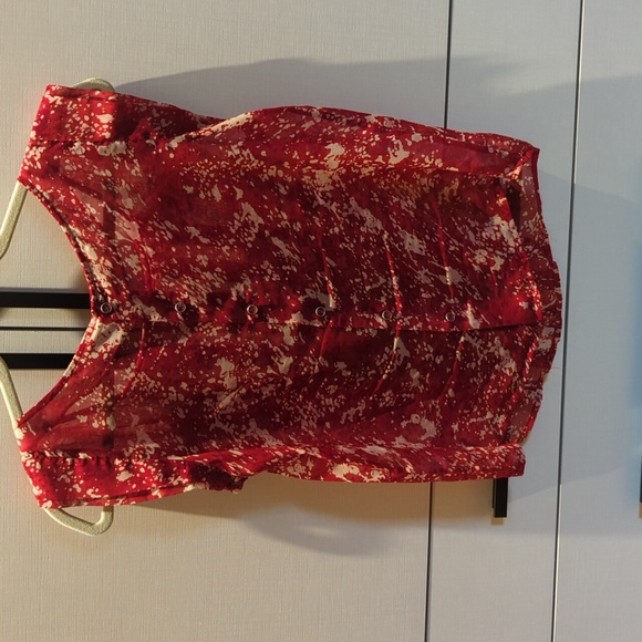 Red & White Sleeveless Blouse - Picture 5 of 7